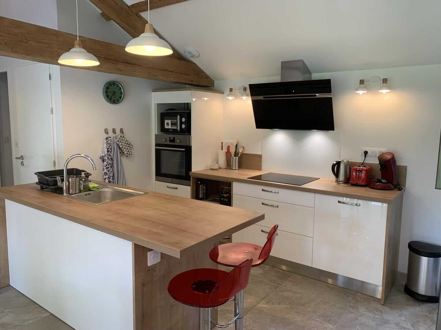 Microwave, dishwasher