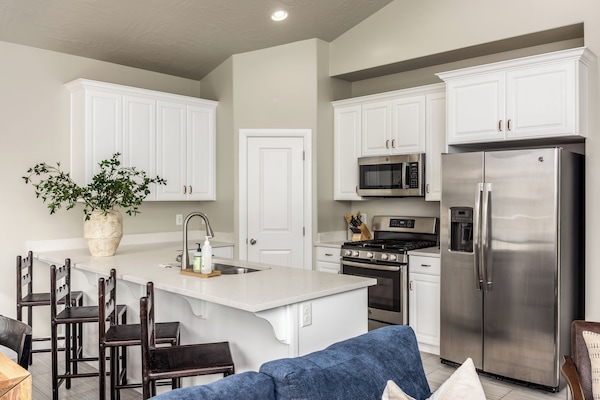 Micro-ondes, four, plaque de cuisson, lave-vaisselle