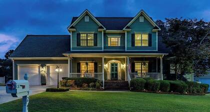 I-95 | Lakefront Escape I Billiards I Fire Pit