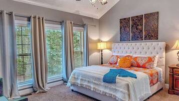 5 bedrooms, desk, iron/ironing board, travel cot