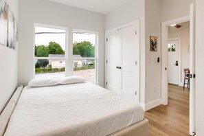 1 chambre, fer et planche à repasser, accès Internet, draps fournis