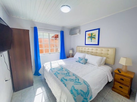 Cortinas blackout y sistema de insonorización . Sunway Aruba Aparments