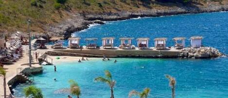 Private beach, white sand, beach bar