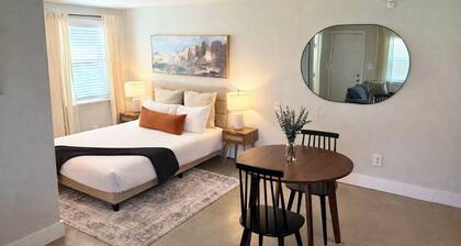 Dallas - Bishop Arts Guest Cottage - Pet Friendly!