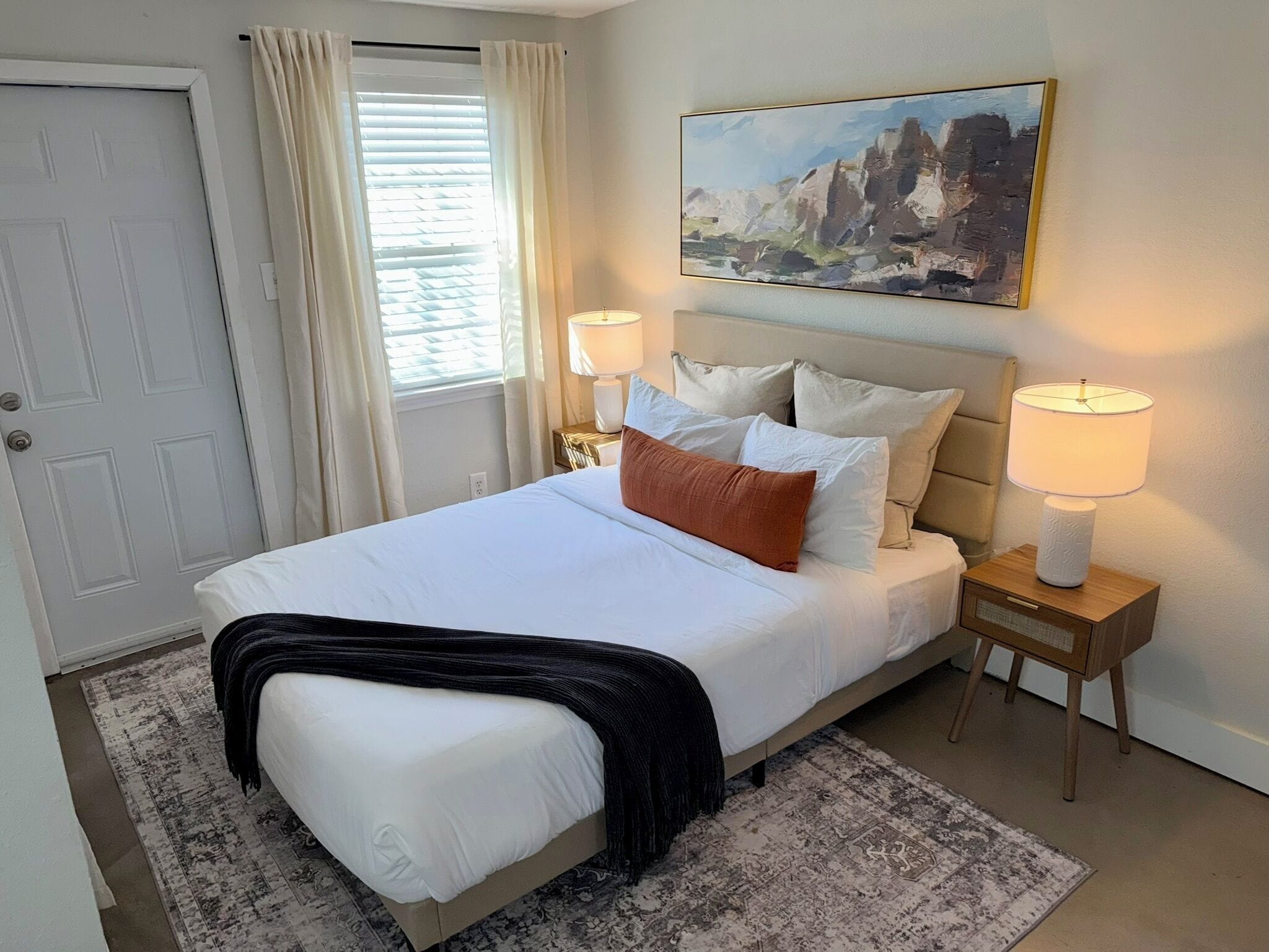 1 slaapkamer, een strijkplank/strijkijzer, gratis wifi, beddengoed
