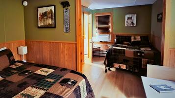 Deluxe Double Room, Non Smoking, Pets allowed | Individually decorated, free WiFi, bed sheets