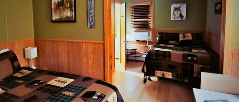 Deluxe Double Room, Non Smoking, Pets Allowed | Premium bedding, individually decorated, individually furnished