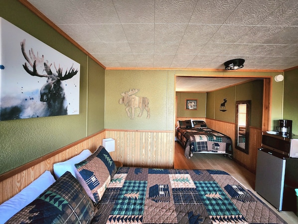 Deluxe Double Room, Non Smoking, Pets Allowed | Individually decorated, free WiFi, bed sheets