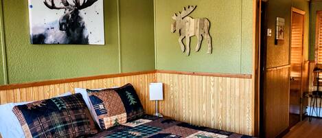 Individually decorated, free WiFi, bed sheets