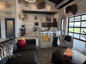 Smart TV, fireplace - TX Retreat | Lux Outdoor Experience in Texas Hills (Gatesville)