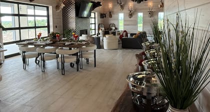 TX Retreat | Lux Outdoor Experience in Texas Hills