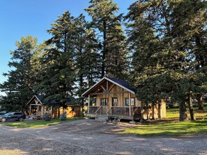 Exterior - Sawtooth cabin at Columbia Mountain Ranch, (Columbia Falls)
