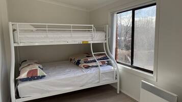 3 bedrooms, WiFi, bed sheets