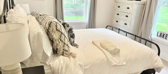 Brand New Lakeside Retreat: Beautiful Delavan Lake Views & Private Lake Access