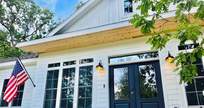 Brand New Lakeview Retreat: Beautiful Delavan Lake Views & Private Lake Access