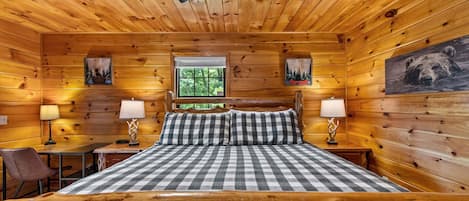 3 bedrooms, iron/ironing board, WiFi (free), bed sheets