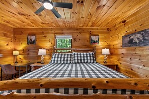3 bedrooms, iron/ironing board, WiFi (free), bed sheets - Cavalier Cabin - Pet Friendly | Hot Tub | Mountain View | Game Room (Blue Ridge)