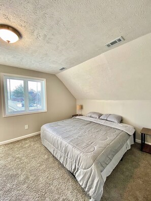 4 bedrooms, iron/ironing board, WiFi, bed sheets