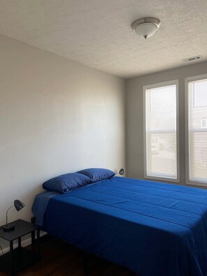 4 bedrooms, desk, iron/ironing board, free WiFi