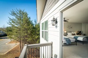 4 soverom, skrivebord, strykejern/-brett og wi-fi (inkludert)