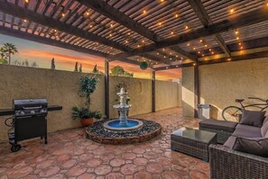 Terrace/patio - Sunrise Golf Course Water Views: Remodeled Home with Epic Deck (Scottsdale)