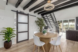 Dining - Sunrise Golf Course Water Views: Remodeled Home with Epic Deck (Scottsdale)