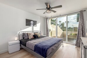 4 室のベッドルーム、デスク、アイロン / アイロン台、WiFi (無料)