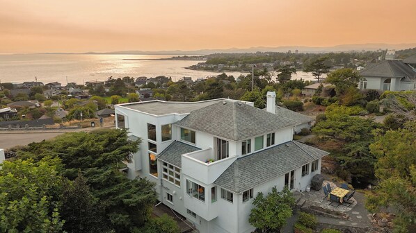 Exterior - Seaview Oasis (Victoria)