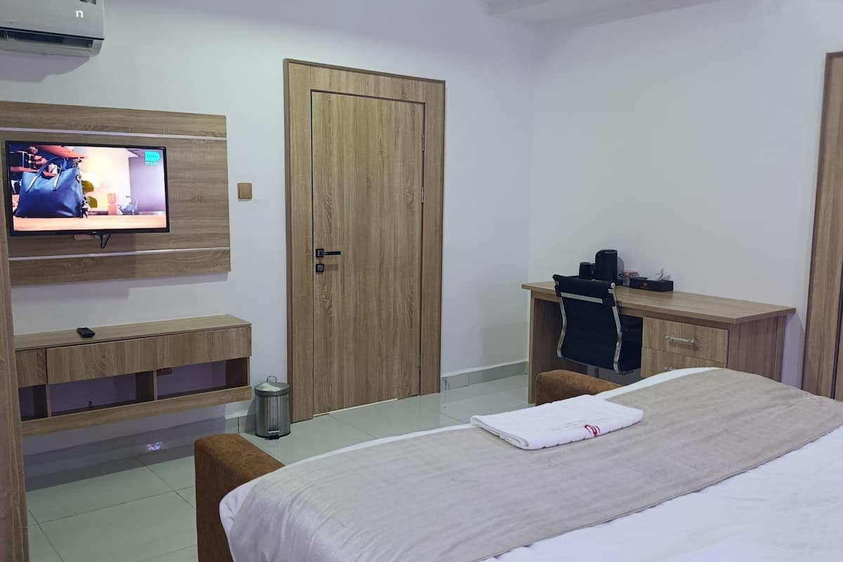 Luxury Double or Twin Room, City View | Desk, laptop workspace, free WiFi