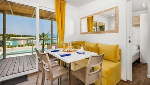 Mobile Home | Dining - Mobile Home in Omisalj by Pusca Bay Beach (Omisalj)