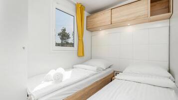 Mobile Home | 2 bedrooms, individually furnished