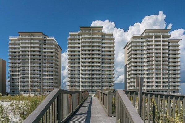 Exterior - Wave Watcher - Breathtaking 3 Bedroom Beachfront Condo (Navarre Beach)