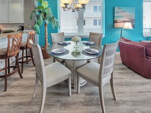 Dining - Wave Watcher - Breathtaking 3 Bedroom Beachfront Condo (Navarre Beach)