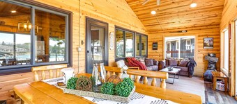 Lakefront Cabin · Private Beach · Dog-Friendly