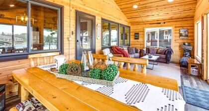 Queensway - 3BR Dog-Friendly Lakefront Stay