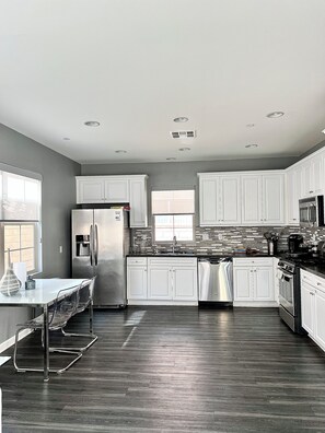 Microwave, oven, stovetop, dishwasher