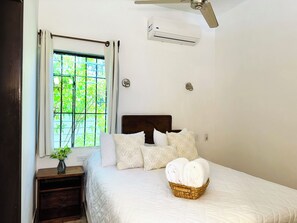 1 chambre, fer et planche à repasser, accès Internet, draps fournis