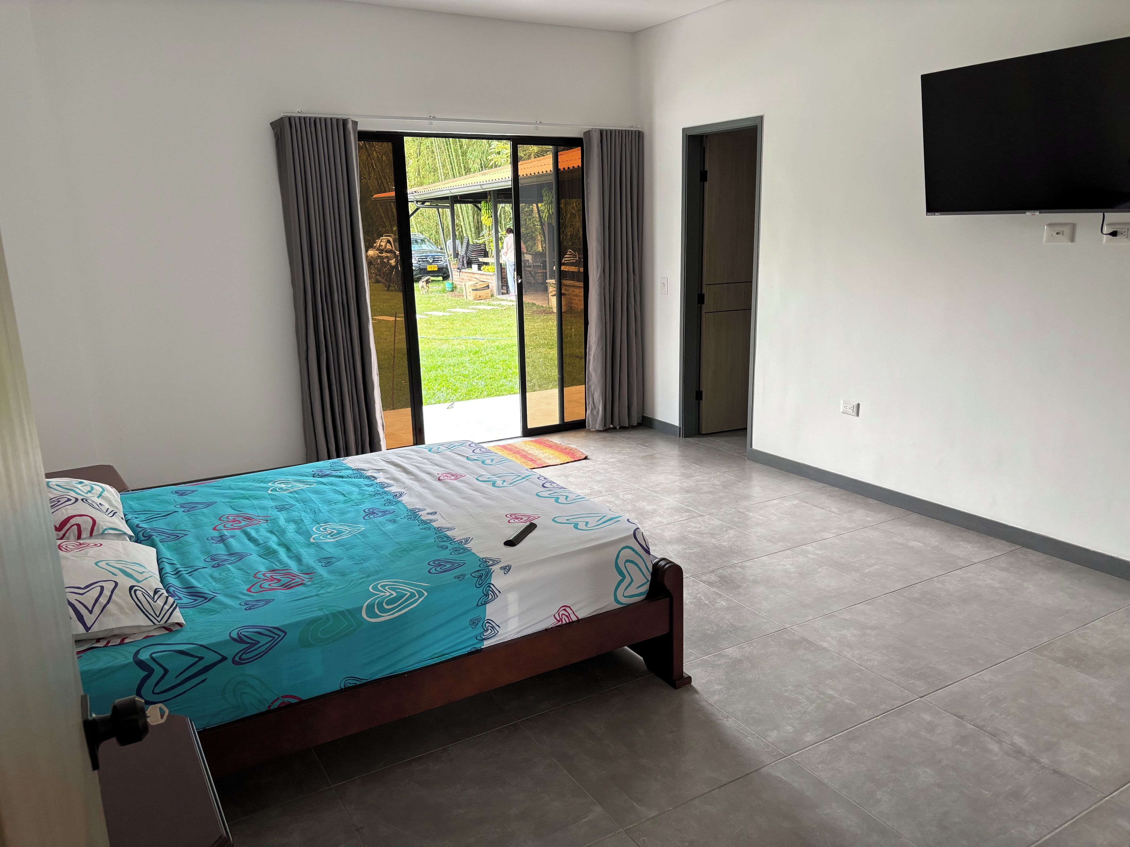 6 bedrooms, iron/ironing board, free WiFi, bed sheets