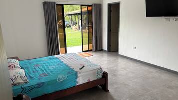 6 bedrooms, iron/ironing board, free WiFi, bed sheets