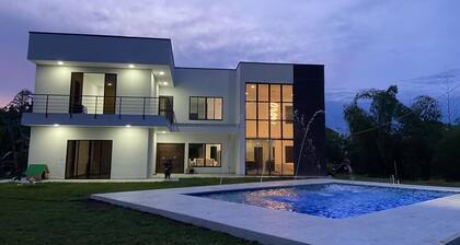 LA TOSCANA Enchanting 6-bedroom chalet in Alcala