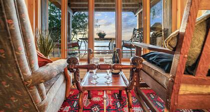 Lakefront Retreat with Sauna, Fireplace & Parking