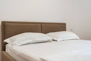 Apartment | 1 bedroom - Sunny Balcony Stay Walk to Golem Beach (Golem)