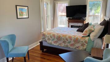 1 bedroom, desk, free WiFi, bed sheets