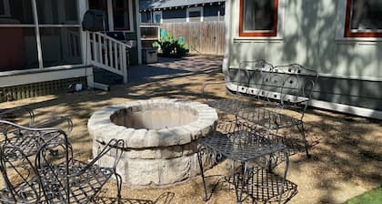 Quaint Historical Southtown - La Casita on Simon
