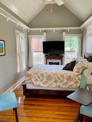 1 bedroom, desk, free WiFi, bed sheets