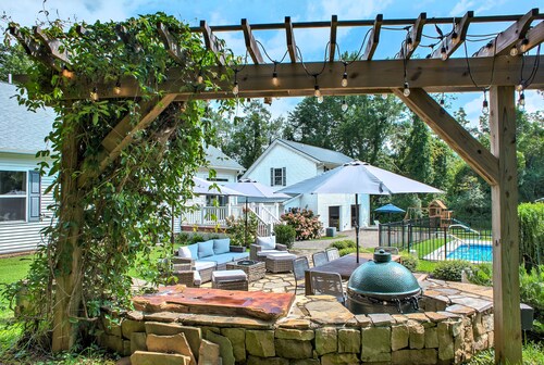 Pisgah Poolside Peaks Retreat | Mountain Views + Private Pool | Near Asheville