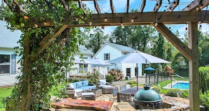 Pisgah Poolside Peaks Retreat | Mountain Views + Private Pool | Near Asheville