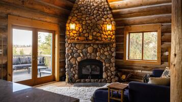 Una Smart TV, una chimenea