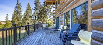 Adams Rest - Hot Tub! Mosier Log Cabin, Mt Adams View, Great Peaceful location!