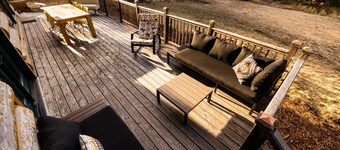 Mosier Log Cabin, Mt Adams View, Great location!